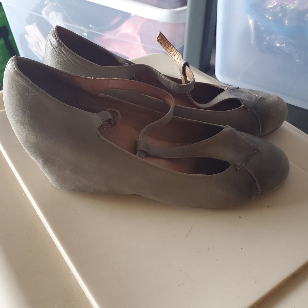 Crown Vintage Leather wedges